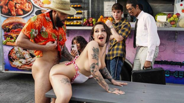 Slutty Anna Chambers Outdoor HD Sex – Food Truck Serves Big Oily Ass